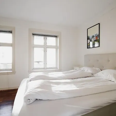 Spacious Penthouse With Grand Terrace