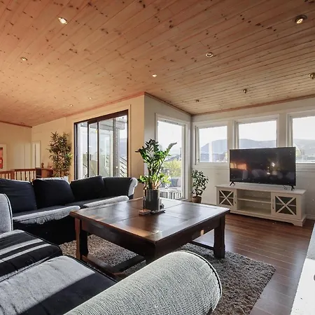 Spacious Penthouse With Grand Terrace Apartment *